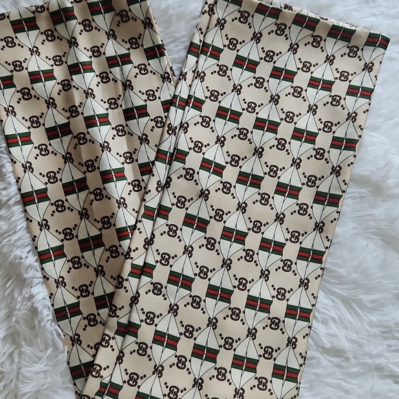 Gucci Beige Seda Patterned Scarf. 56 Long By 6 Width - Picture 4 of 4